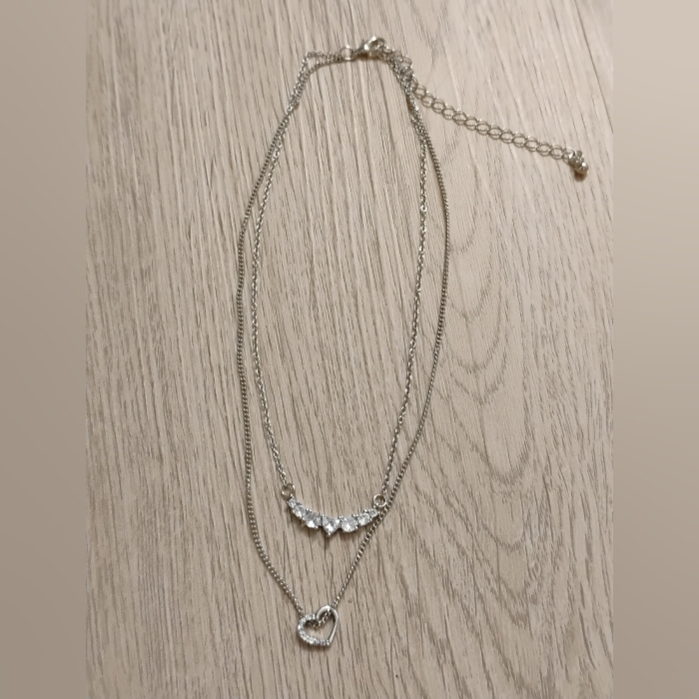 Elegant Silver Necklace with Crystal Accents